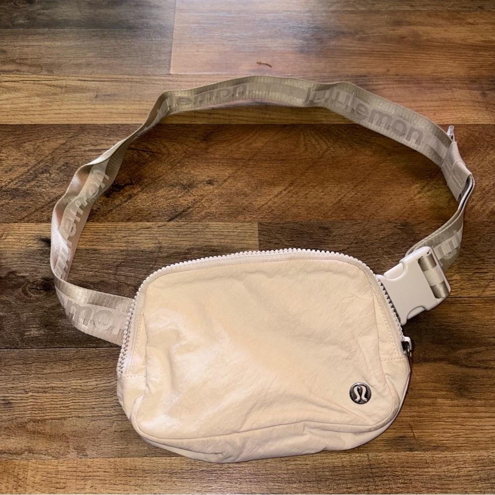 Lululemon Athletica Cream Belt Bag